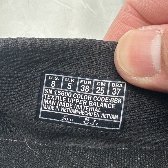 Skechers Gen 5 lightweight  Black Mesh Slip-Ons size 8 - Picture 4 of 6